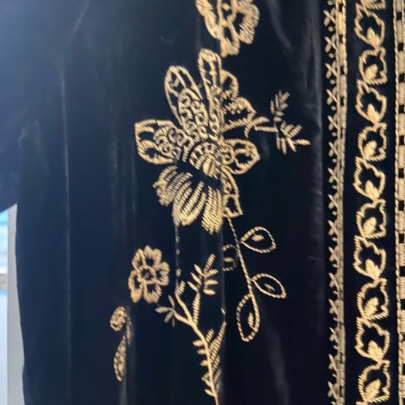 Johnny Was Black and Gold Embroidered Kimono. SUNDAY SALE ππππππ - Picture 4 of 6